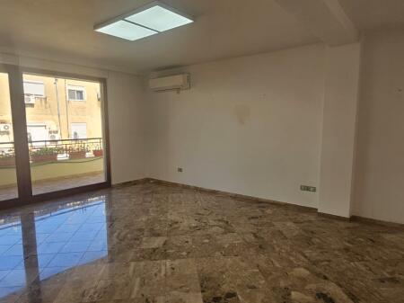 Locale in Affitto a Myslym Shyr