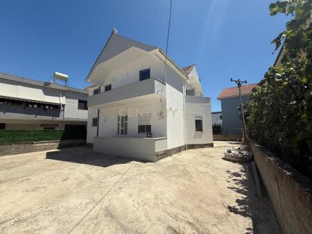 VILLA SUPER IN VENDITA NEL QUARTIERE 17, DURRES !!!
