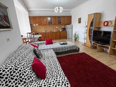Shitet, Apartament 2+1 te  Rruga 5 Maji