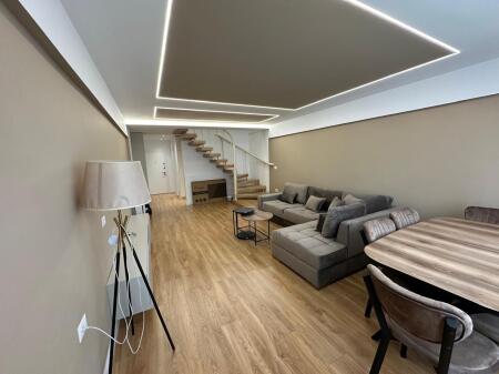 📣 Affitto Appartamento duplex 2+1+2  📍Centro, Tirana-💶 Prezzo 1400 euro al mese