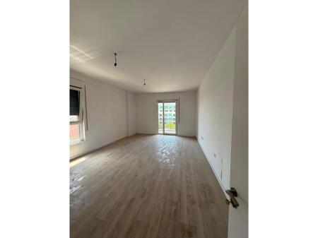 In vendita, appartamento 2+1, Paskuqan, Tirana.
