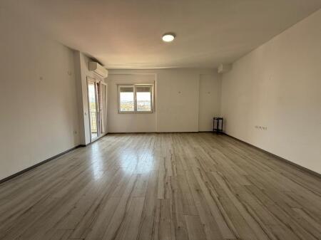 📢 Shitet Apartament 3+1 !
