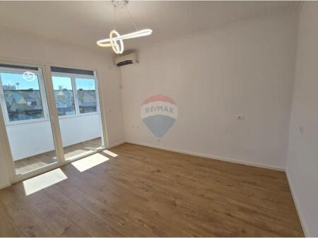 Apartament 2+1 per shitje  tek Rruga Bardhyl !