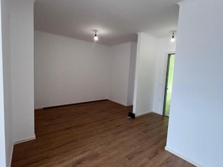 !!Appartamento 1+1+balcone in vendita 115.000 Euro Via Irfan Tomini, Palazzo con Freccia !!