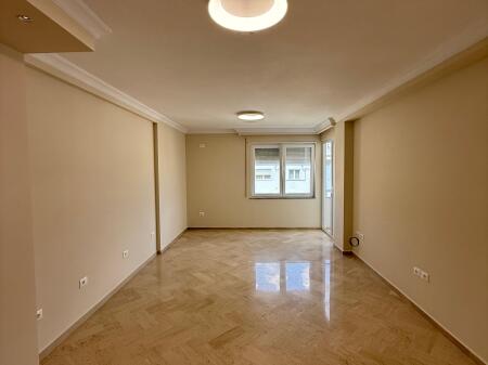 Apartment 2+1 for sale at Komuna e Parisit/Hasan Alla Street