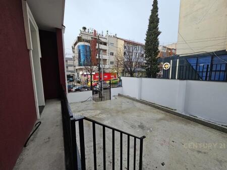 Objekt Multifunksional me Qira – 250 m² – Rruga Bardhyl, Tiranë