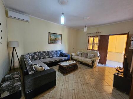 Casa privata in affitto ad Astir!