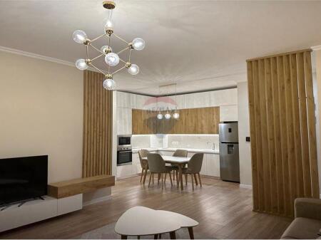 APARTAMENT 2+1 ME QIRA TEK KOMPLEKSI DELIJORGJI