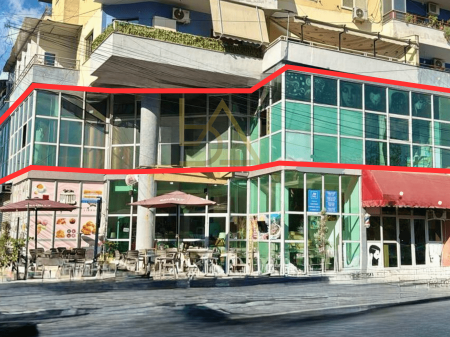 Locale commerciale in vendita ad Astir, Tirana