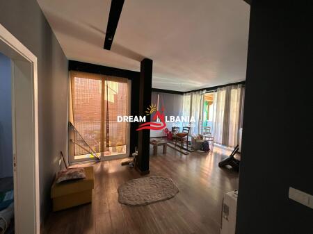 Apartament 3+1+2+verande ne shitje tek Tirana Golden Park prane Amerikan 3 (ID 4131464)