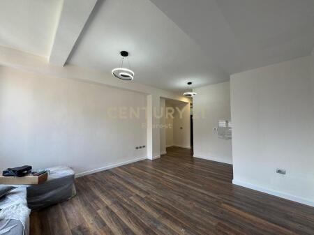 XHAMLLIKU, SHESIM APARTAMENT 1+1 !