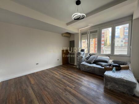 🏢 Shesim Apartament 1+1 – Ndërmjet Brrylit dhe Xhamllikut