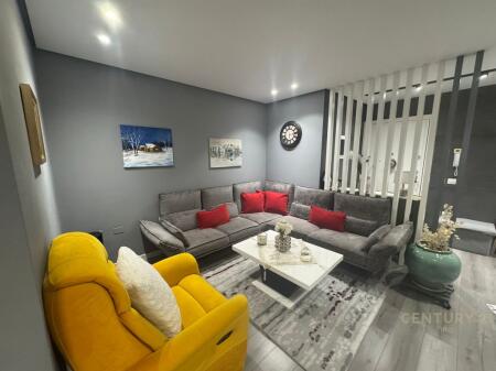 Super Apartment 2+1+2 for Sale, near the Palace with Arrow!