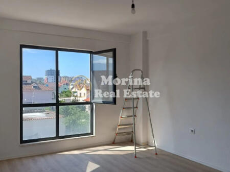 Qera Apartament 2+1, 5 Maji, 400 Euro