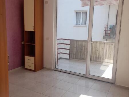 Shitet apartamenti 75 m2  te Fresku