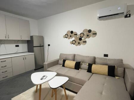 Qera, Hyrje 2+1, Rruga Riza Cerova, 600 euro