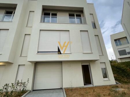 THREE-STOREY VILLA FOR RENT AT ABA RESIDENCE, SAUK 1,600 EURO