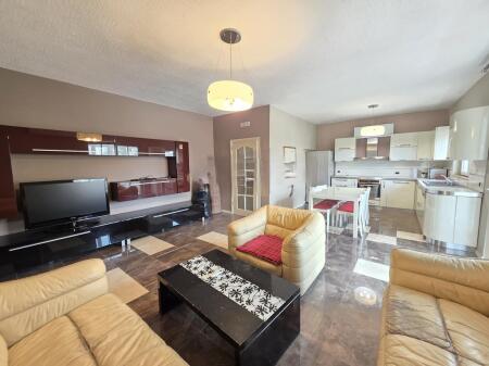 Shitet Apartament 2+1+2 ne Bllok tek Tribeca.