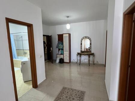 🏡 Apartament 1+1 me qira – Spitallë, pranë Varrezave të Vjetra