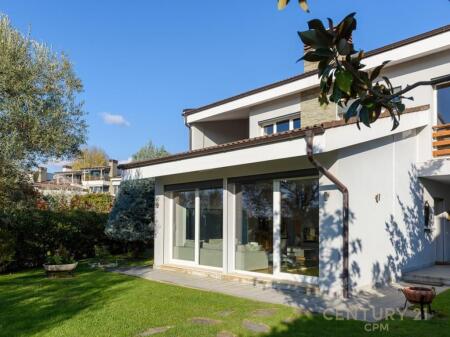 🏡 Luxurious Villa for Rent in Long Hill – One of the Most Exclusive Residences!