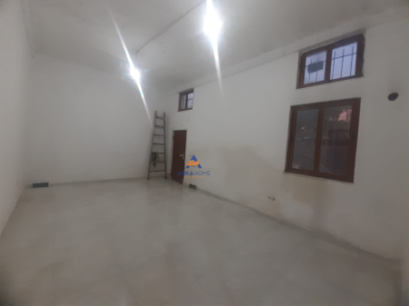 MAGAZZINO IN AFFITTO 350M2 "NE KOMBINAT" 800 EURO.
