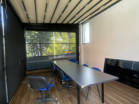 LOCALE IN AFFITTO 75M2 "21 DHJETORI" 1500 EURO.
