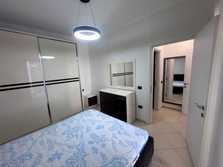 Apartament me qera 1+1+parkim Rruga e Kosovarve