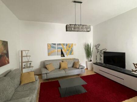 JEPET HYRJE 1+1+OBORR ME QERA TE MYSLYM SHYRI 600 EURO