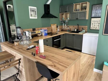 SHOP FOR RENT 40 M2 BLLOK 800 EURO