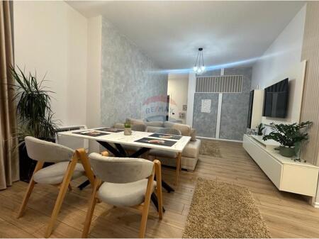 Jepet me qira Apartament 3+1 në Fresk