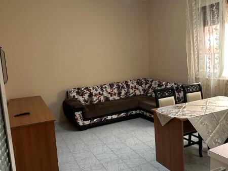 Apartament me qera 1+1 rruga e Durresit