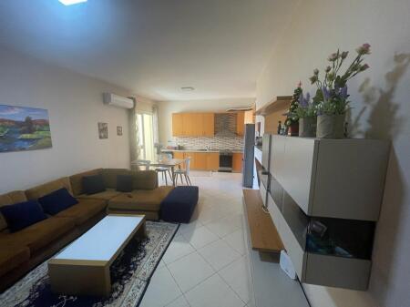 Kompleksi Delijorgji, afer Credins bank shitet apartament 2+1 , me HIPOTEKË.