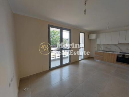 qera Apartament 2+1, 5 Maj , 400 Euro/Muaj