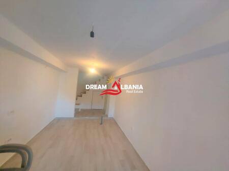 Ufficio in affitto a Kombinat vicino al Centro Sanitario n.6 a Tirana (ID 4261816 )