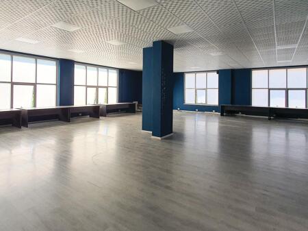 AMBIENT BIZNESI ME QERA 240 M2 RRUGA BARDHYL 2.700 EURO