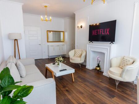 Super Apartment for rent in Astir, near villa L (550 Euro)