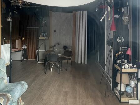 Business unit with veranda for rent on Kosovareve Street