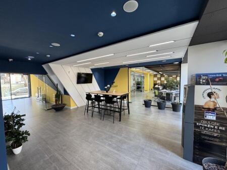 UFFICIO IN AFFITTO 900M2 NUOVO MERCATO 10.000 EURO