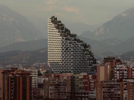 VENDESI APPARTAMENTO 2+1+2 ZOGU ZI 249.600 EURO