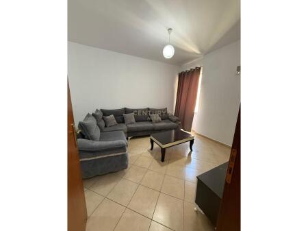 🏡 Shitet Apartament 1+1 | Hyrje e Astirit, Buzë Rrugës Kryesore