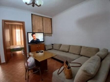 Jepet 2+1 me qera te vila L cmimi 350 €
