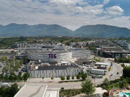 🏢Locale Commerciale in Affitto Vicino al Centro Commerciale TEG!