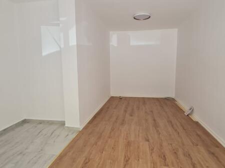 Commune parisit , Shop for sale