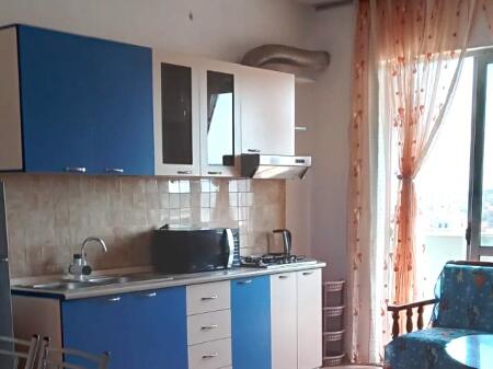 Apartament komod me ventilim, dritë dhe pamje të bukur
