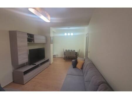 Jepet me qira apartament 2+1+2 rruga e Bogdaneve
