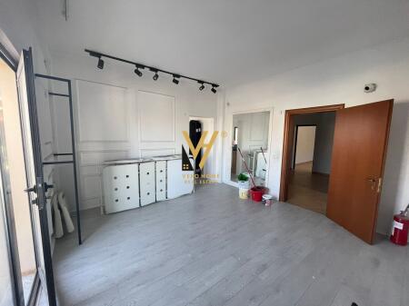 BUSINESS PREMISES 209 M2 FOR RENT IN ASTIR 1,500 EURO