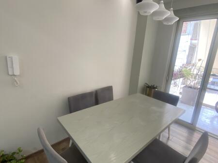 2+1,i mobiluar ,kopshti zologjik 600 euro