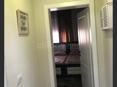 1+1,i mobiluar kat 6 pa ashensore ,te shallvaret ,600 euro