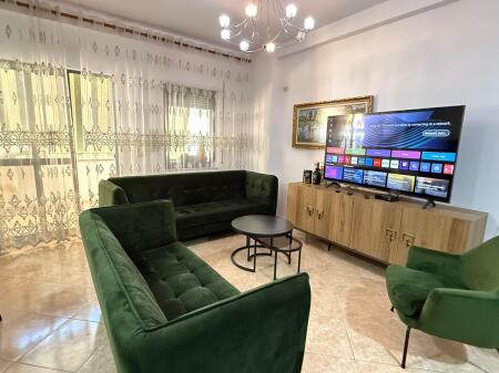 Jepet me qira  apartament 2+1+2 ne Komunen e parisit, Prane Abi Bank