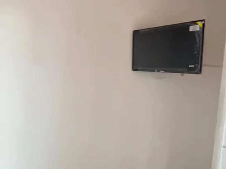 Shtëpi e rinovuar me dy dhoma (ose dy garsoniere)